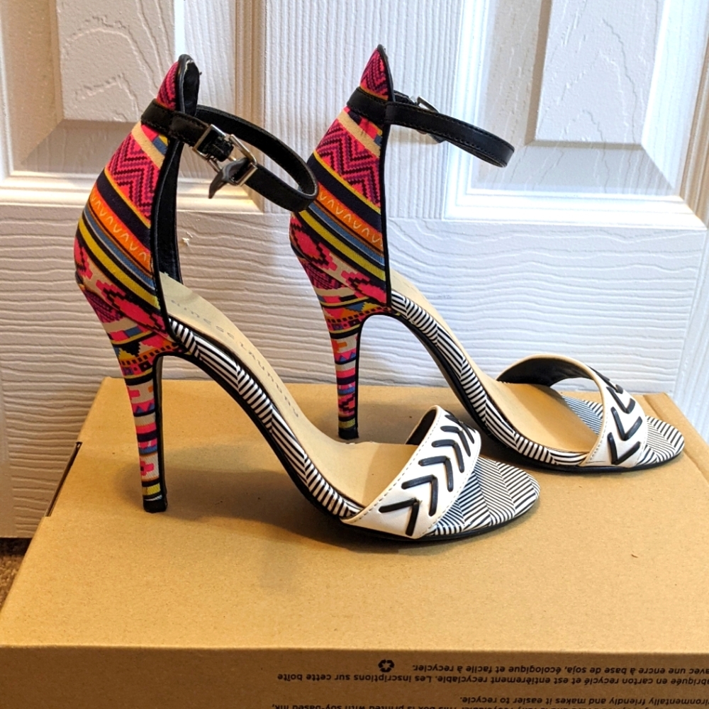 Chinese Laundry the lovely holiday geometric heels